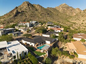 2439 E Lincoln Cir in Phoenix, AZ - Building Photo