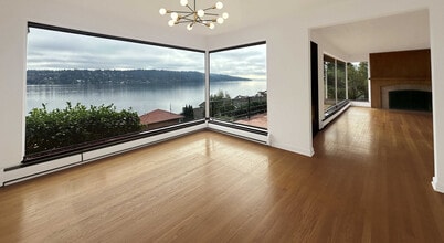 3938 NE 157th Pl in Lake Forest Park, WA - Building Photo - Building Photo