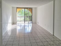 9460 Fontainebleau Blvd in Miami, FL - Building Photo - Building Photo