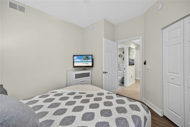 2001 Tarpon Bay Dr N