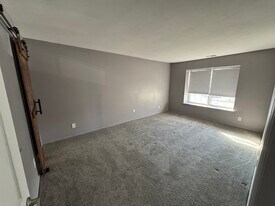 1502B Denham Ct, Unit 1502b in Mount Laurel, NJ - Building Photo