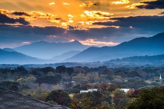 Retreat At Hunt Hill in Asheville, NC - Building Photo - Building Photo