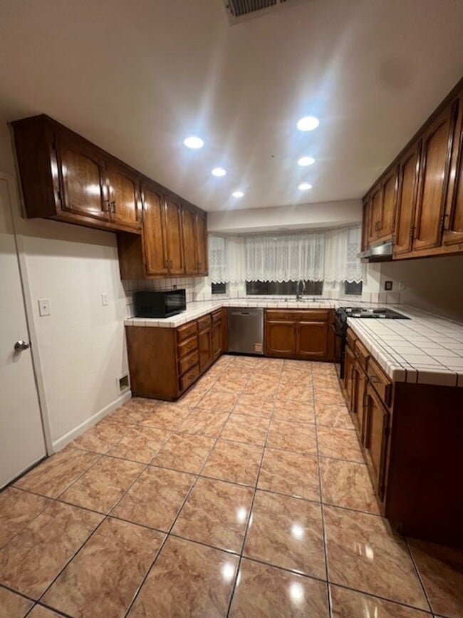 507 Datewood Ct in Los Banos, CA - Building Photo - Building Photo