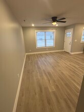 4811 Richmond Dr in Newburgh, IN - Foto de edificio - Building Photo