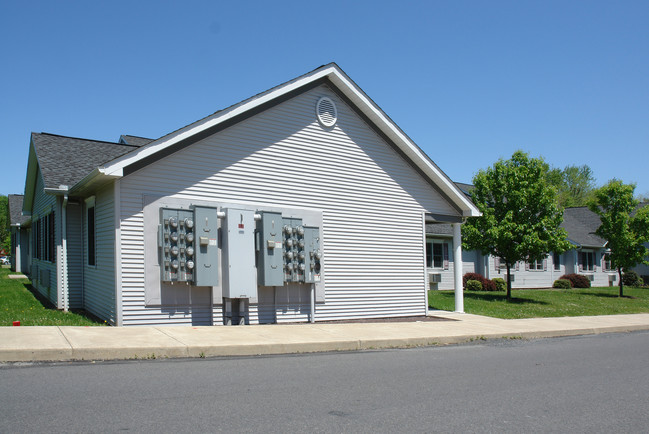 Pleasant Valley Estates in Mount Carmel, PA - Building Photo - Building Photo