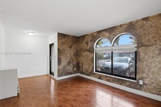 3210 SW 26th St in Miami, FL - Building Photo - Building Photo