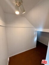 2166 Beachwood Terrace in Los Angeles, CA - Building Photo - Building Photo