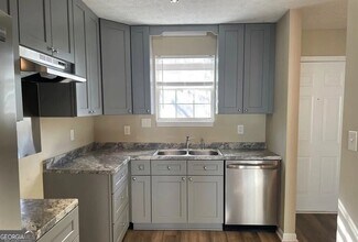 130 Oxford Ct in Athens, GA - Building Photo - Building Photo