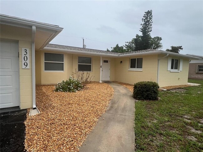 309 Salem Ave NW in Port Charlotte, FL - Building Photo - Building Photo