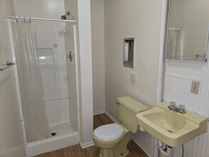 308 Solano St, Unit 2 in Suisun City, CA - Building Photo - Building Photo