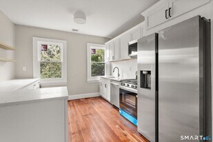 94 Thomas St in West Haven, CT - Building Photo
