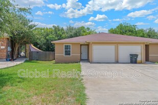 280 Rosalie Dr in New Braunfels, TX - Building Photo
