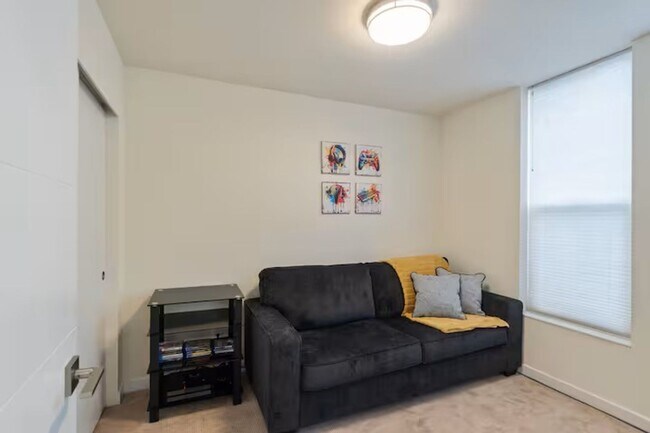 5005 40th Ave NE in Seattle, WA - Building Photo - Building Photo