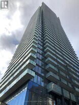 65 St Mary St in Toronto, ON - Building Photo