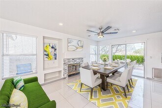 1616 Pacific Terrace Dr in Las Vegas, NV - Building Photo - Building Photo