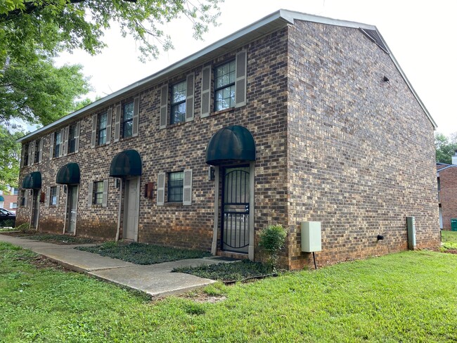 4911 Cotton Row NW in Huntsville, AL - Building Photo - Building Photo