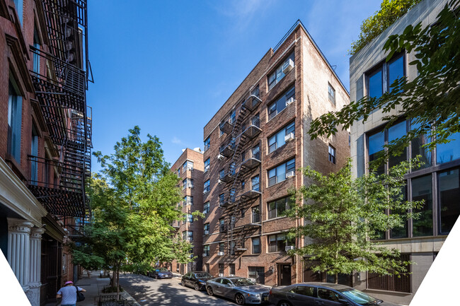 10 Downing in New York, NY - Foto de edificio - Building Photo