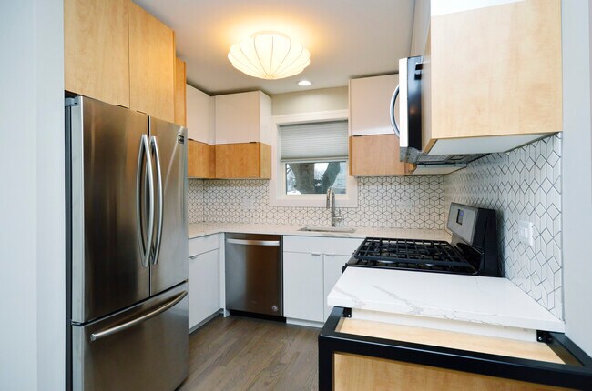 5710 N Hermitage Ave-Unit -103 in Chicago, IL - Building Photo - Building Photo