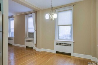 8 Barstow Rd-Unit -2D in Great Neck, NY - Building Photo - Building Photo