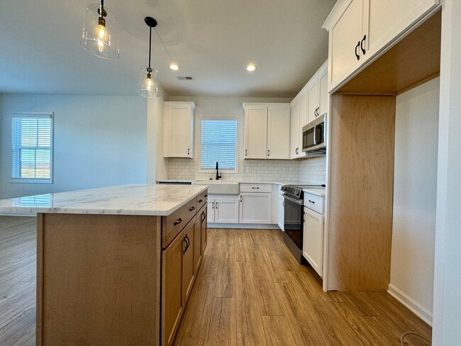 property at 2016 Kyles Wy