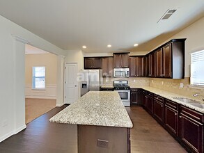 185 Rosemoore Dr in Covington, GA - Building Photo - Building Photo