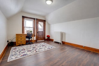 1102 Sunset Ave in Utica, NY - Building Photo - Building Photo