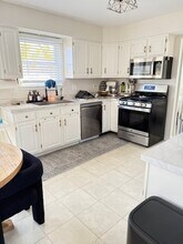 1058 Longford Rd in Bartlett, IL - Building Photo - Building Photo