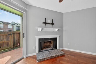 18800 Egret Bay Blvd, Unit 1207 in Houston, TX - Building Photo - Building Photo