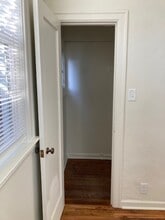 702 6th Ave, Unit A in Tacoma, WA - Foto de edificio - Building Photo