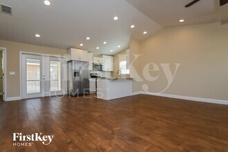 201 Madalyn Ct in Auburndale, FL - Foto de edificio - Building Photo