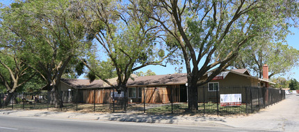 Alta Redwood Apartments in Sacramento, CA - Building Photo - Building Photo