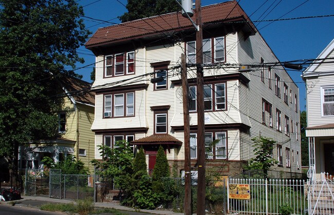 49 Fabyan Pl in Newark, NJ - Building Photo - Building Photo