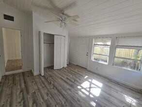 301 S 7th St in Fort Pierce, FL - Foto de edificio - Building Photo