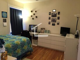 1932 Beacon St, Unit 3 in Boston, MA - Building Photo