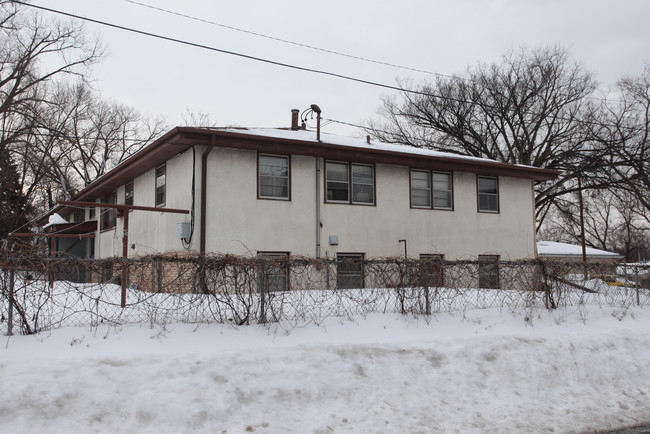 359 57th Pl NE in Fridley, MN - Building Photo - Building Photo