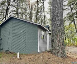 3702 Penny St SW in Huntsville, AL - Building Photo