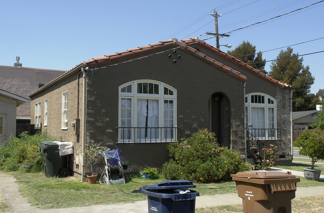 1904-1918 Ferry St in Martinez, CA - Building Photo - Building Photo