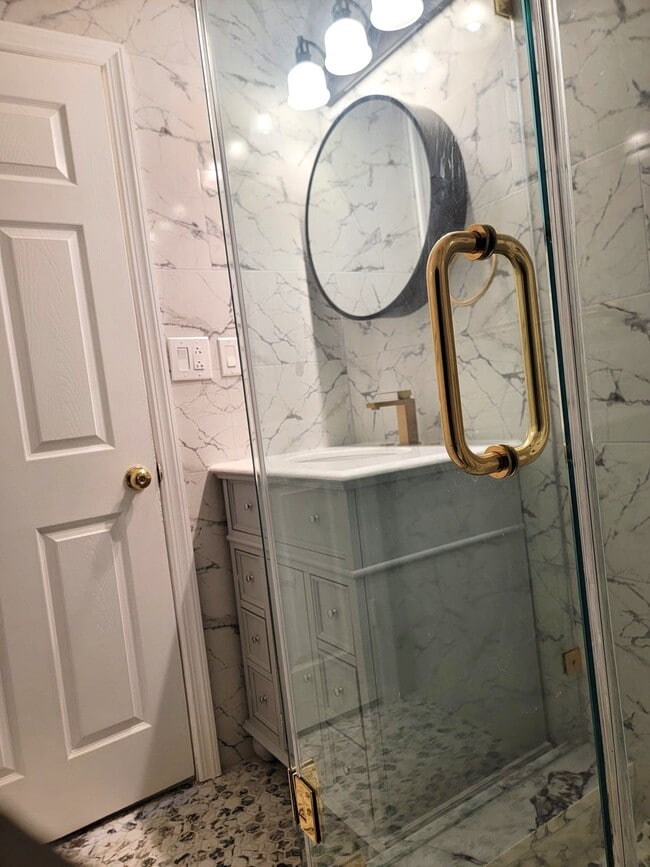 446A Hancock St, Unit #3 in Brooklyn, NY - Foto de edificio - Building Photo