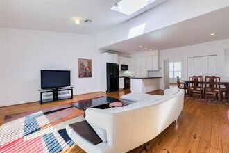 21 N Ennis St in Houston, TX - Building Photo - Building Photo