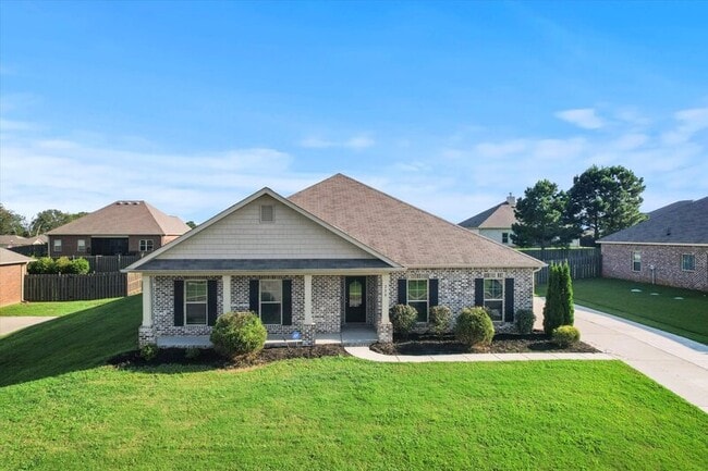 property at 220 Dinner Tree Sq
