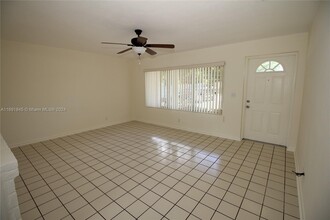 2558 Lorraine Ct in West Palm Beach, FL - Building Photo - Building Photo