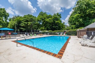 Wind Crest Apartments & Townhomes in Murfreesboro, TN - Building Photo