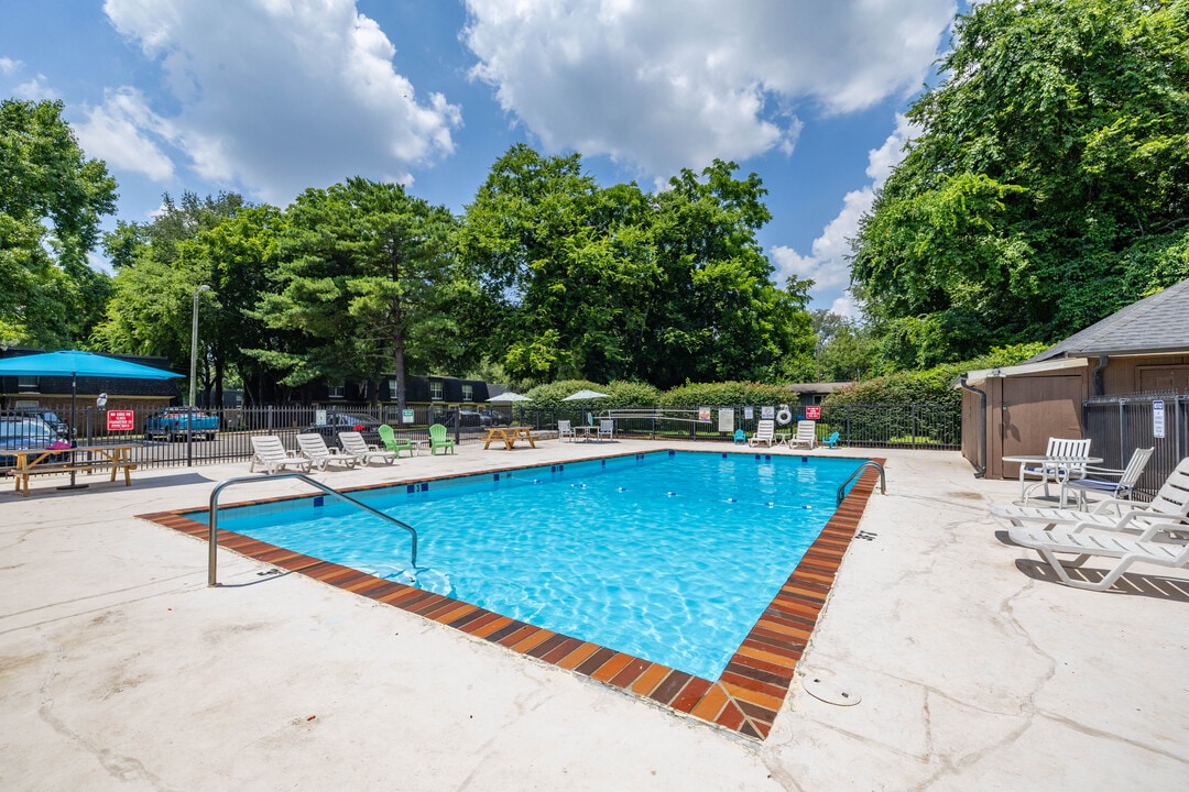Wind Crest Apartments & Townhomes in Murfreesboro, TN - Foto de edificio