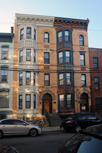 827 Garden St in Hoboken, NJ - Building Photo - Building Photo