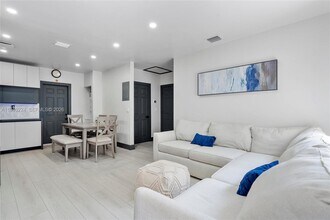 100 NE 71st St in Miami, FL - Building Photo - Building Photo