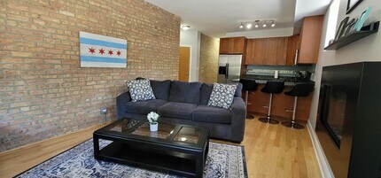 1549 W Sherwin Ave in Chicago, IL - Building Photo - Building Photo