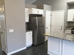 1317 Nalder Cir in Layton, UT - Foto de edificio - Building Photo