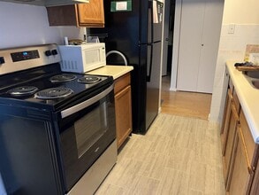 1331 Fir St in White Rock, BC - Building Photo - Building Photo