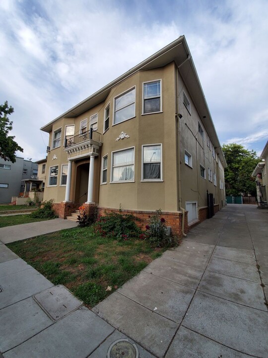 436 E 15th St in Oakland, CA - Building Photo