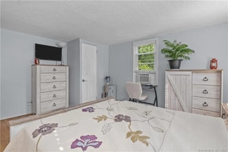 349 Naubuc Ave-Unit -1st Floor in Glastonbury, CT - Building Photo - Building Photo